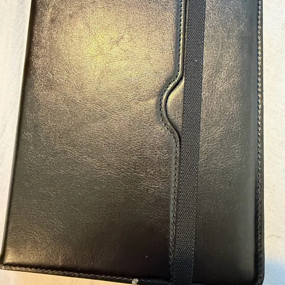 Apple Black Leather Tablet Cover